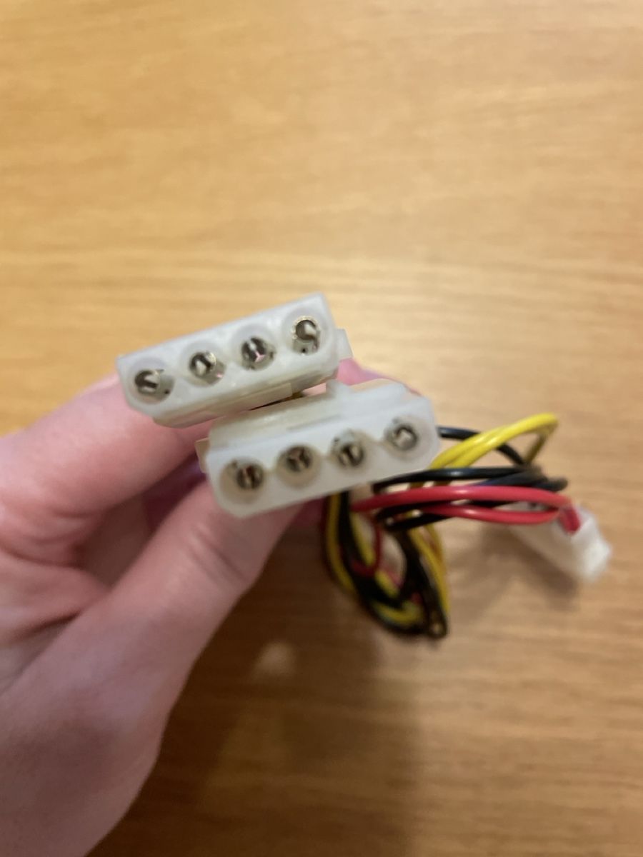 Cavi: PC Netzteil Kabel - Molex Stecker für Computer, Neuwertig – Nuovo (secondo la descrizione) da Zürich venduto da spo_zxm7 2