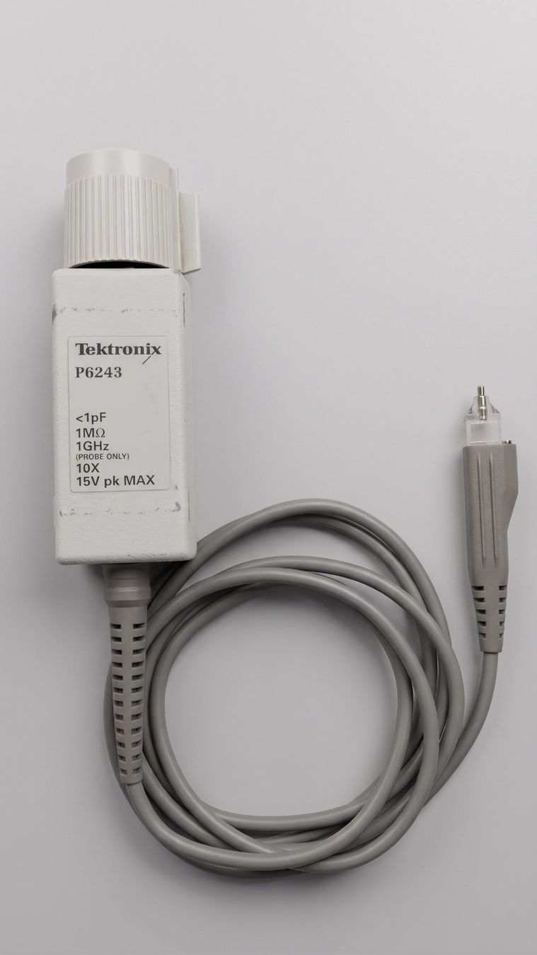 Messen: Tektronix P6243 Oscilloscope Active Probe. Defekt – Defekt aus Salgesch von simplytreasured