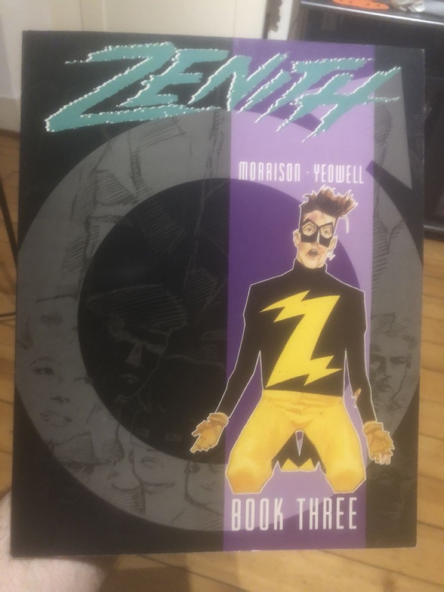 Comics: Zenith book three - softcover  – Gebraucht aus Lausanne von fransadpop