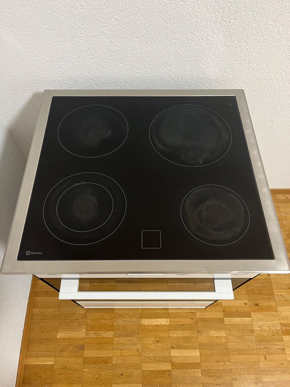 Electrolux Cucine: Backofen +Glaskeramik von Electrolux. – Usato da bern venduto da san_r5sb 9