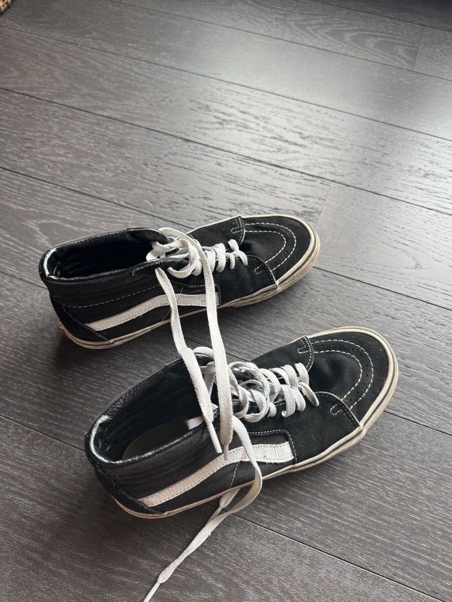 Vans Scarpe da uomo: Vans Sk8-Mid Sneaker schwarz Grösse 40 gebraucht – Usato da Elgg venduto da bea_9qzt