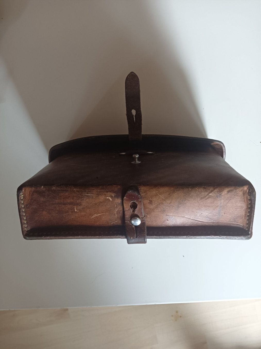 Schweizer Armee Borse: Leder Kartentasche 25 x 27cm – Usato da Mittelhäusern venduto da Steigerer3 3