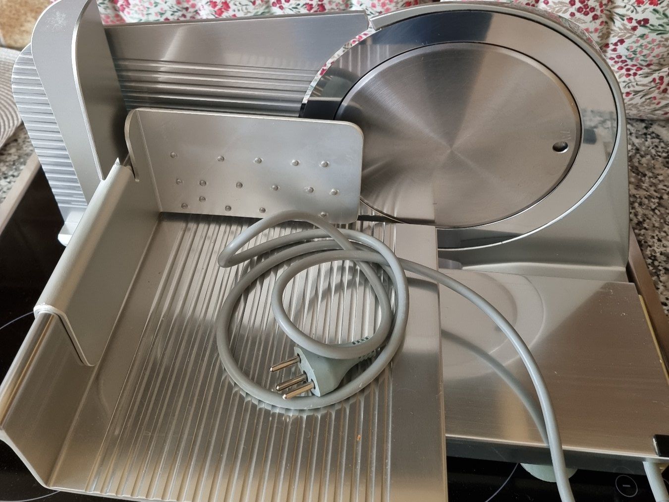 Turmix Elettrodomestici da cucina: Turmix Aufschnittmaschine A-2000 – Usato da Walchwil venduto da AlbertErnst 1