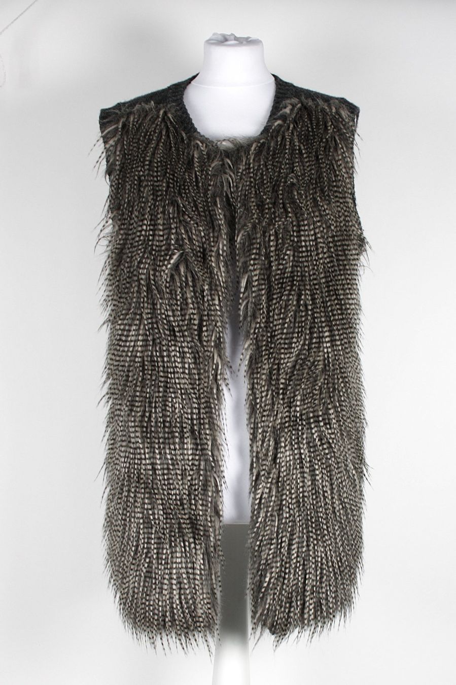 H&M Gilet & Giacche senza maniche: H&M-Weste mit Federn, Gr. 42 – Usato da Zollikofen venduto da Restwert_Zollikofen