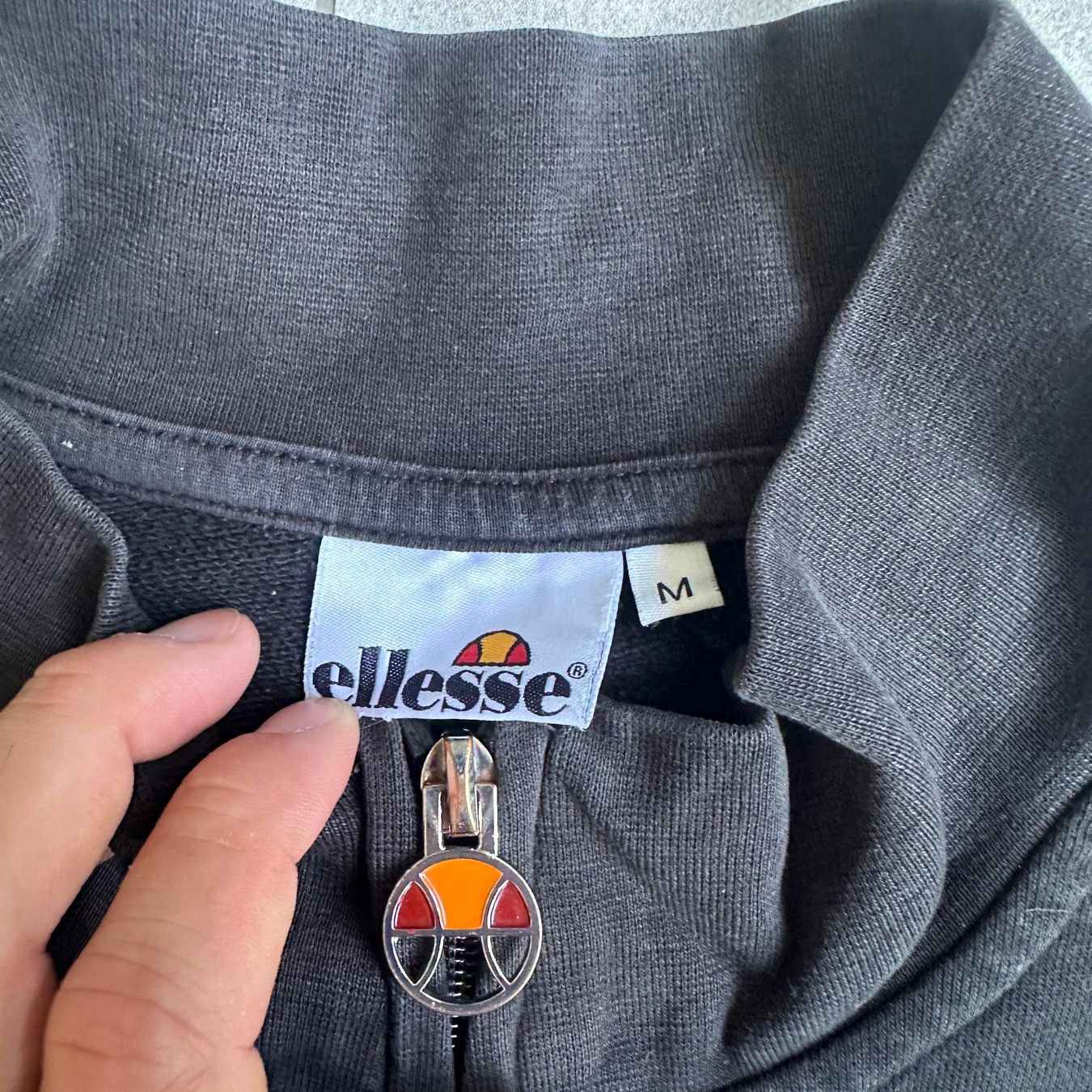 Ellesse Giacche: Ellesse Trainingsjacke schwarz Grösse M – Usato da Bern venduto da TMYZ 1