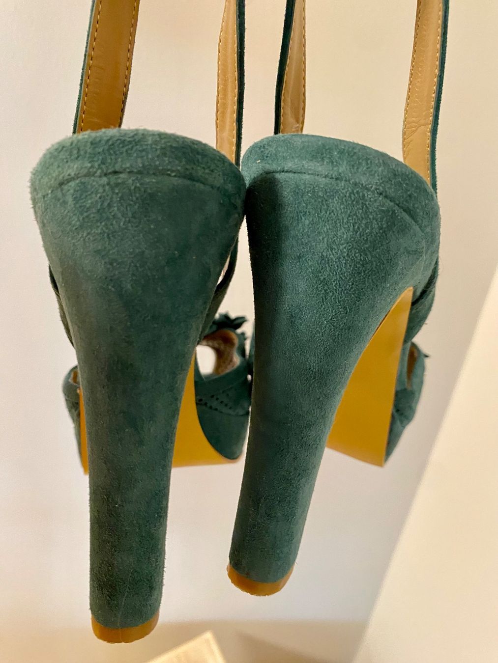 Avant Premiere Scarpe da donna: Sandalette Wildleder mit Riemchen – Usato da Grenchen venduto da glamourlady 7