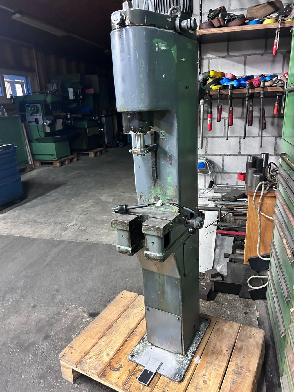 Toutes les machines: hydr. Presse – D'occasion à Münchenstein par fransch 7