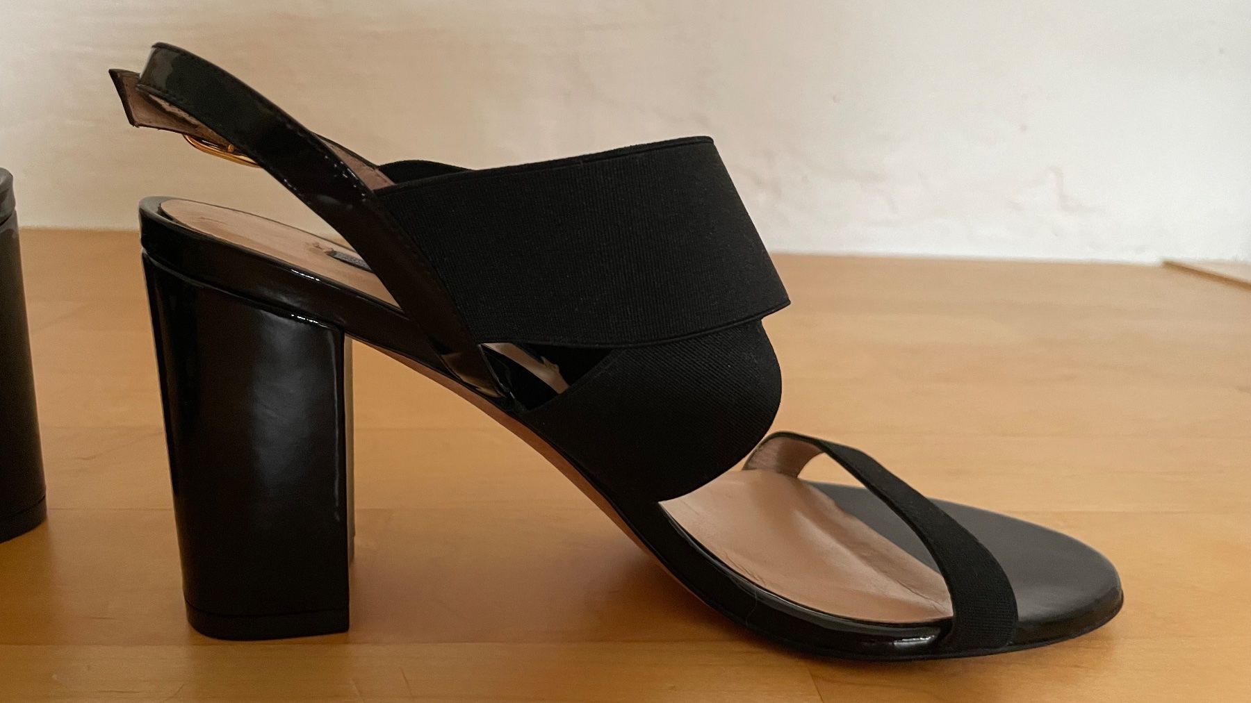 Stuart Weitzman Scarpe da donna: Stuart Weitzman Sandals 7 US – Usato da Baden venduto da lor_hk6j 5