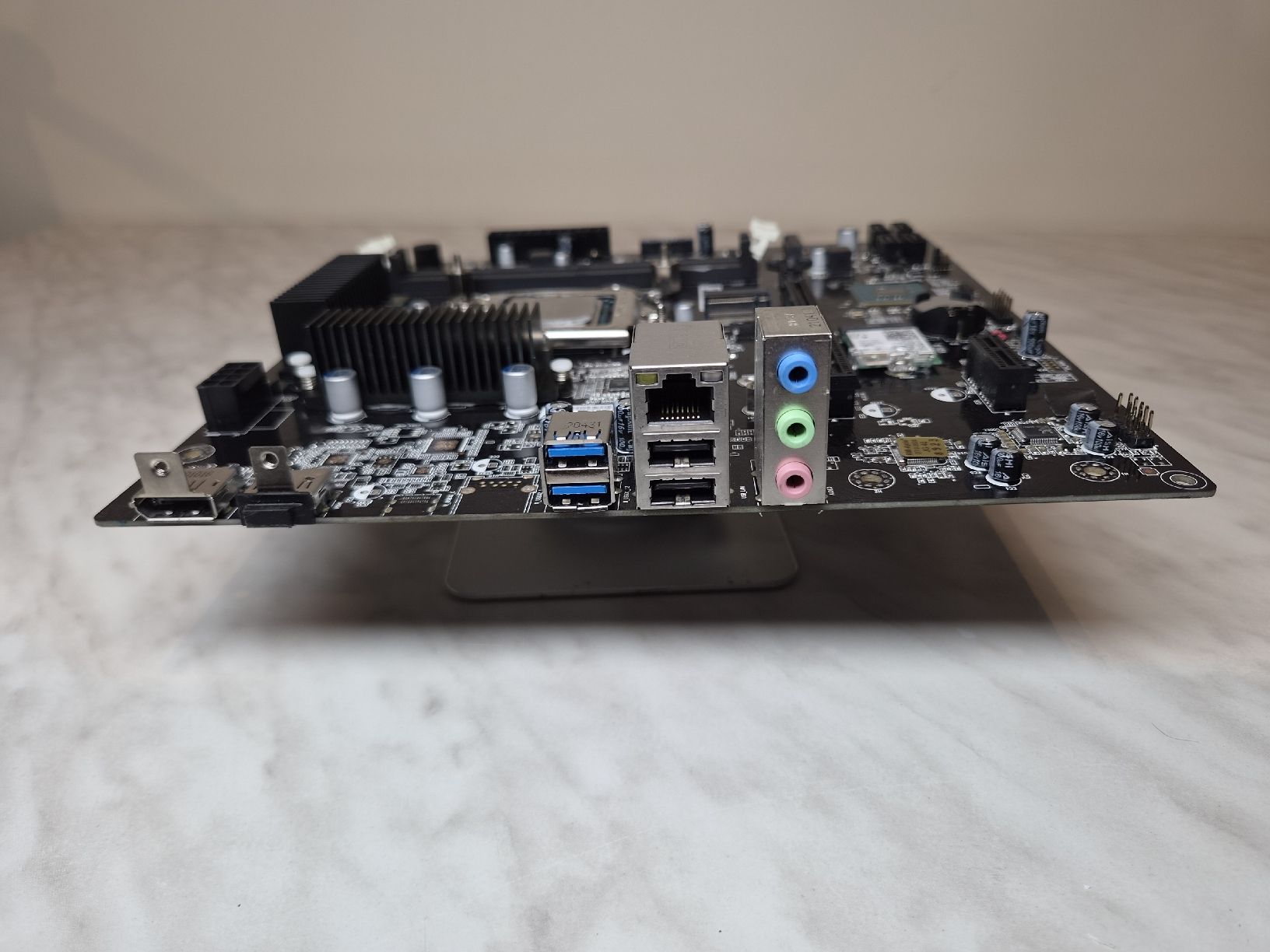 Medion PC: Intel Core i7-10700F + Medion Engineer X10 B460 Board +Water – Usato da Schaffhausen venduto da P3ntiumii 3