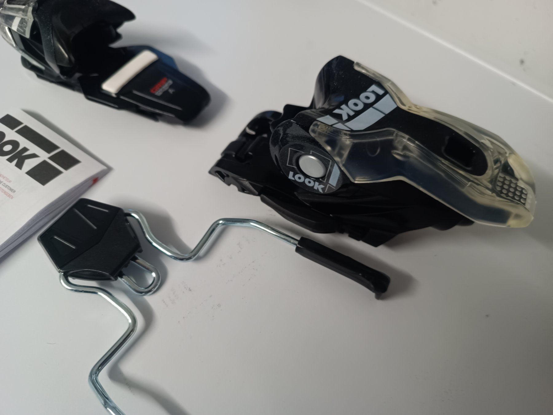 Look Attacchi: Skibindung Look – Nuovo (secondo la descrizione) da Niederwil SO venduto da Tphantom 2
