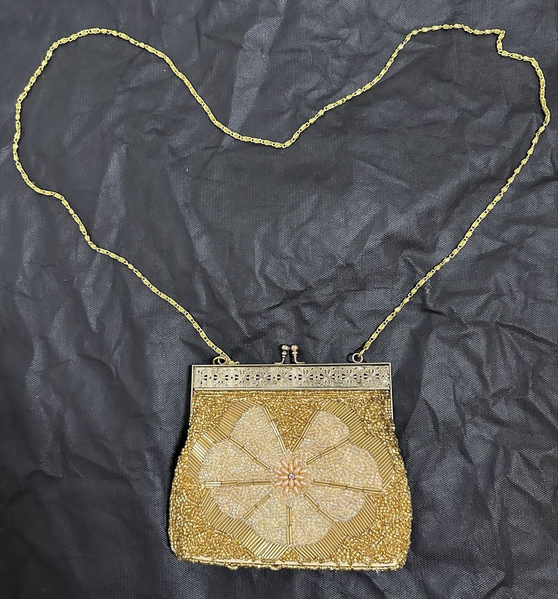 Borse da donna: Handverzierte Handtasche – Nuovo (secondo la descrizione) da Winterthur venduto da CW99 1