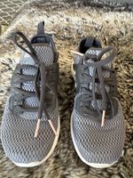 Adidas-Cloudfoam Schuhe (38,5)