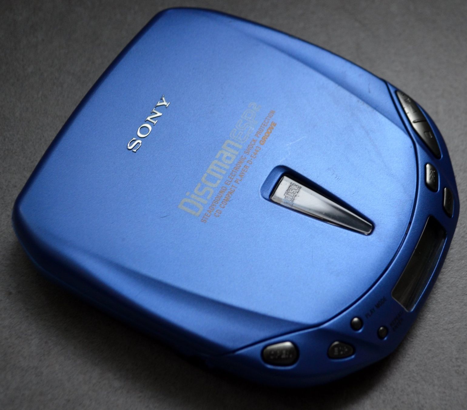 Philips Lecteur media portable: Sony D-E443 Discman – D'occasion à Collonges par arashee 1