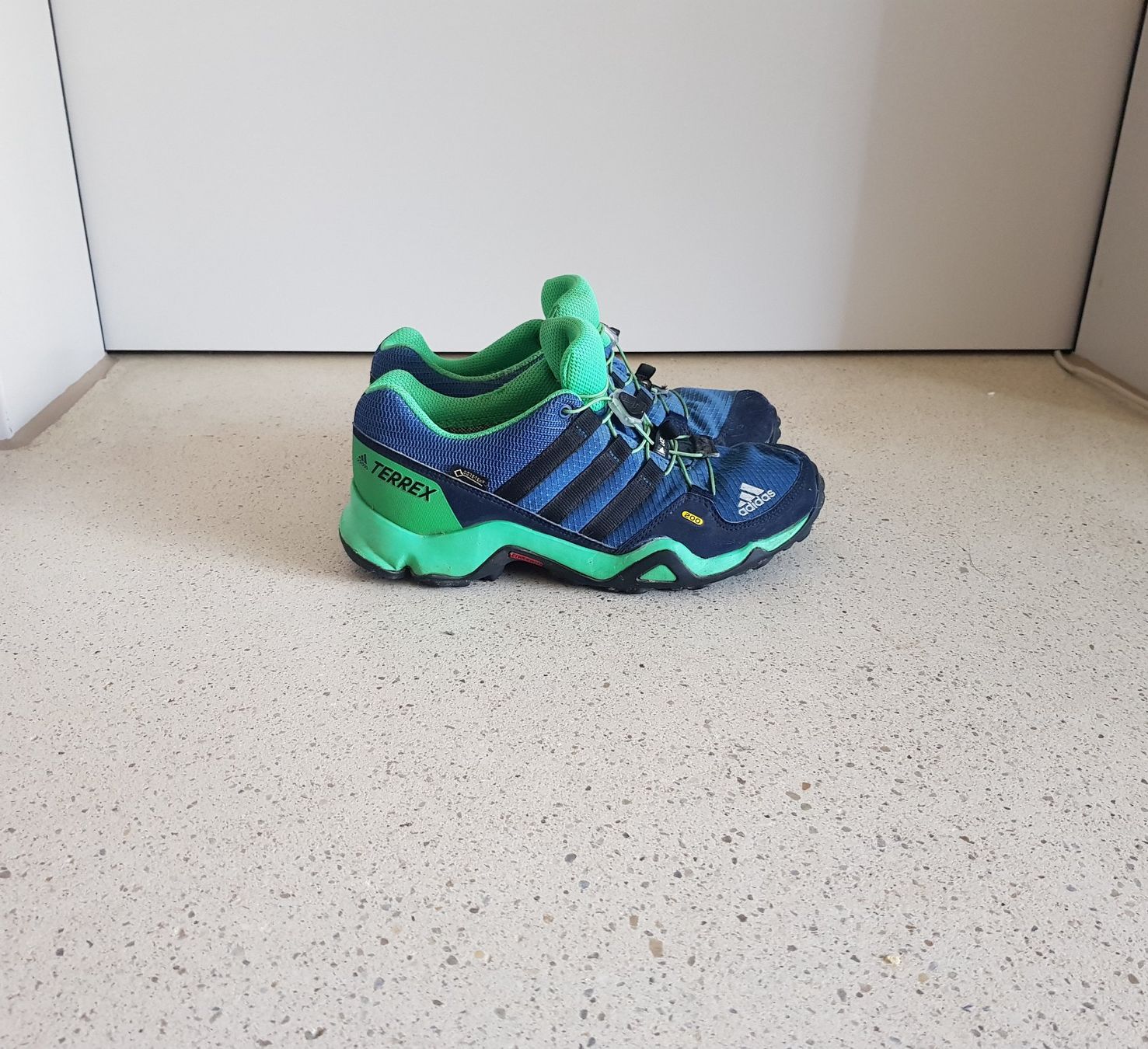 Adidas Scarpe per ragazzi: Adidas GTX Kinderschuh Grösse 37.5 – Usato da Basel venduto da fafa68