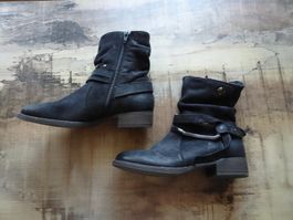 Neuwertige Stiefelette schwarz von CYPRES Gr. 36 - Chri22.25