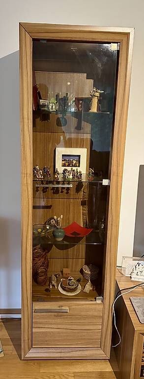 Vetrine: Vitrine en bois avec éclairage intérieur  à donner – Usato da Gland venduto da fzarur