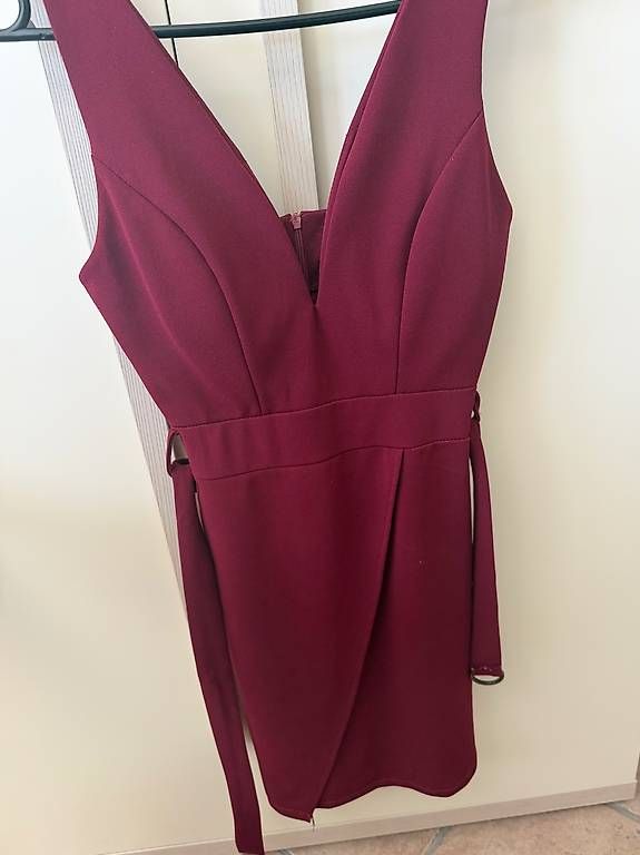 Vestiti: Vestito donna bordeaux – Usato da Zürich venduto da ame_j5mq 1