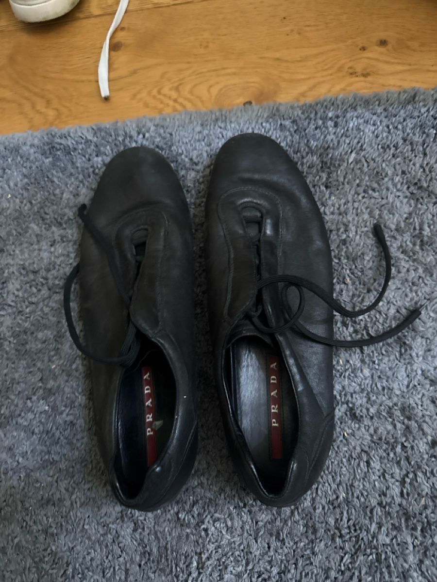 Prada Scarpe da uomo: Black Prada flat shoes – Usato da Morges venduto da osc_klm9