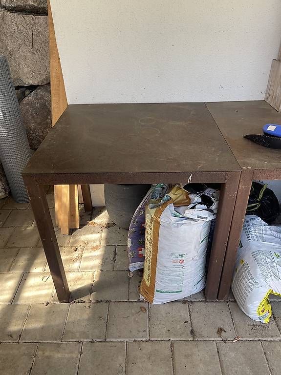 Tavoli: Massive Eisentische – Usato da Berg am Irchel venduto da Hookah96 1