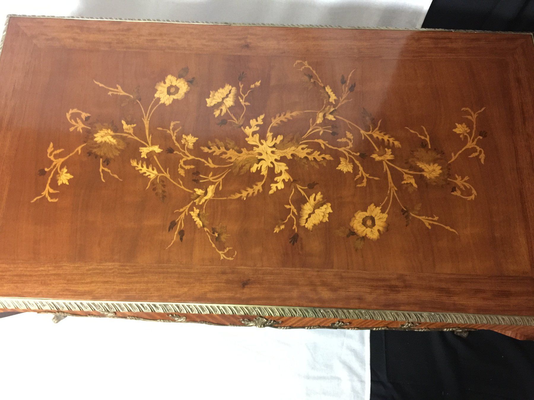 Tavoli: Table de salon de style Louis XV . – Nuovo (secondo la descrizione) da geneve venduto da louisart 1