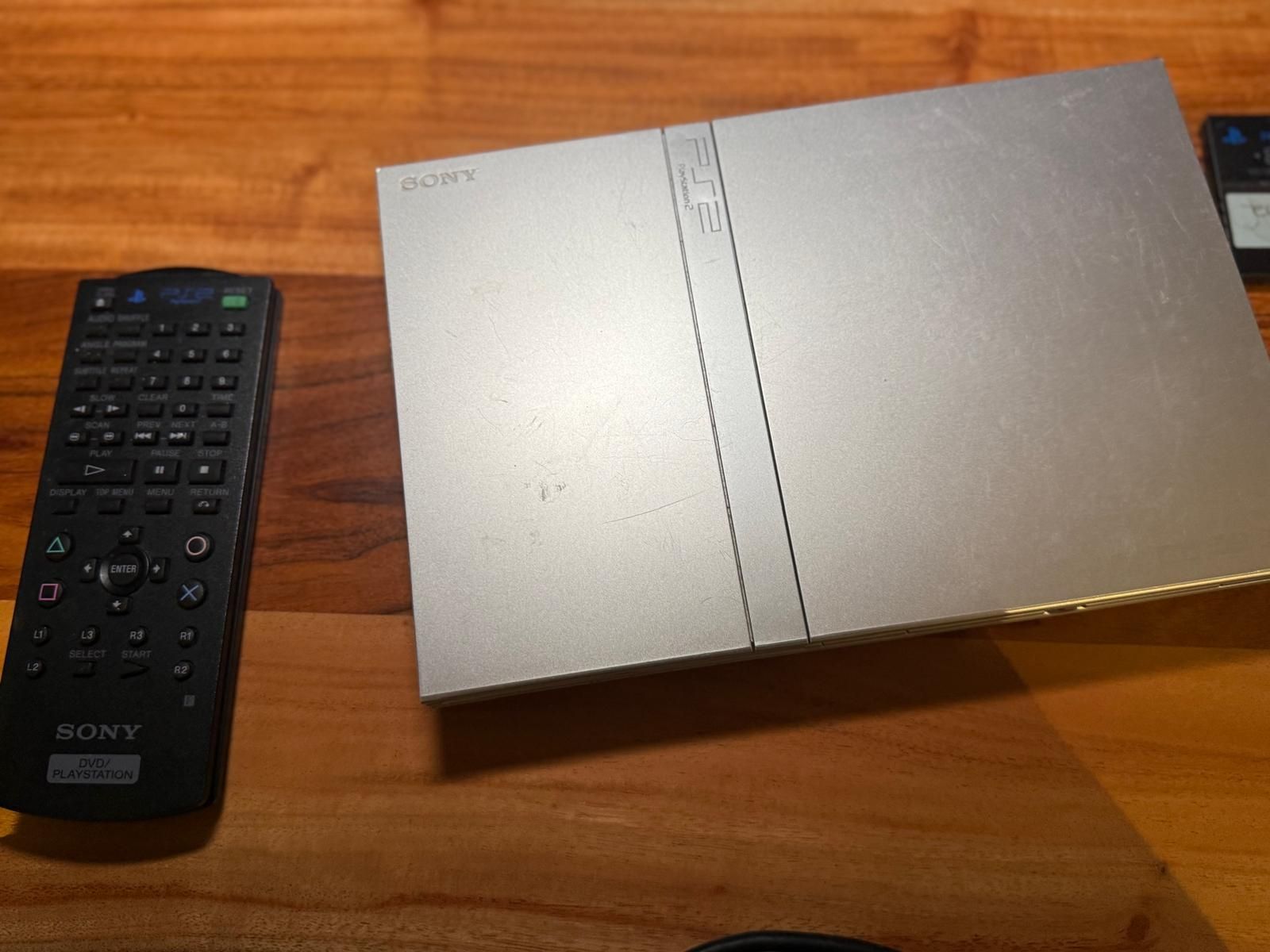 Sony Consoles: PS2 Slim Silber – D'occasion à Neuhausen par sou_t9p8 1
