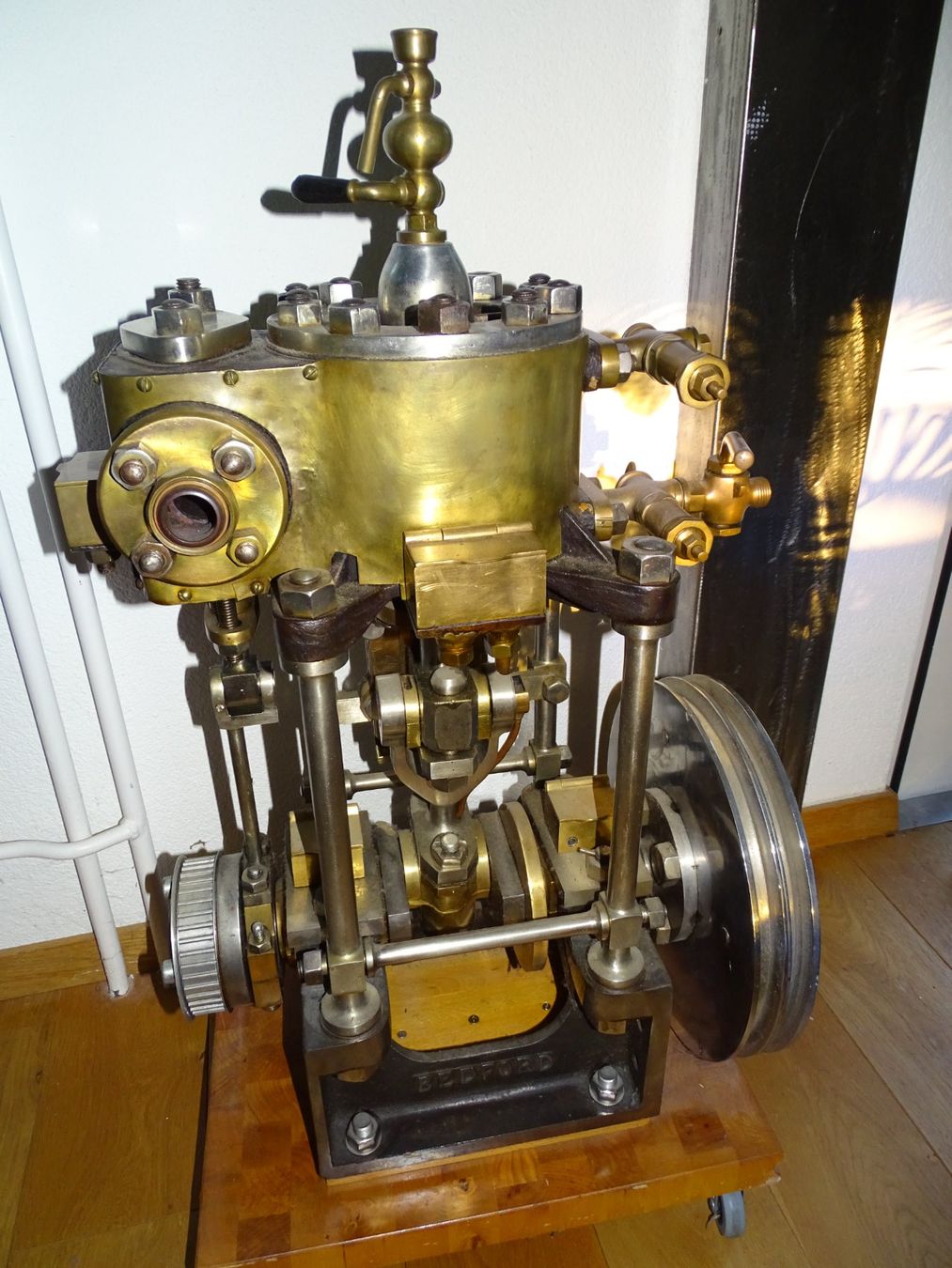 Alle Maschinen: Dampfmaschine Bedford Schiffsdampfmaschine Stationärmotor – Gebraucht aus Stein am Rhein von off6