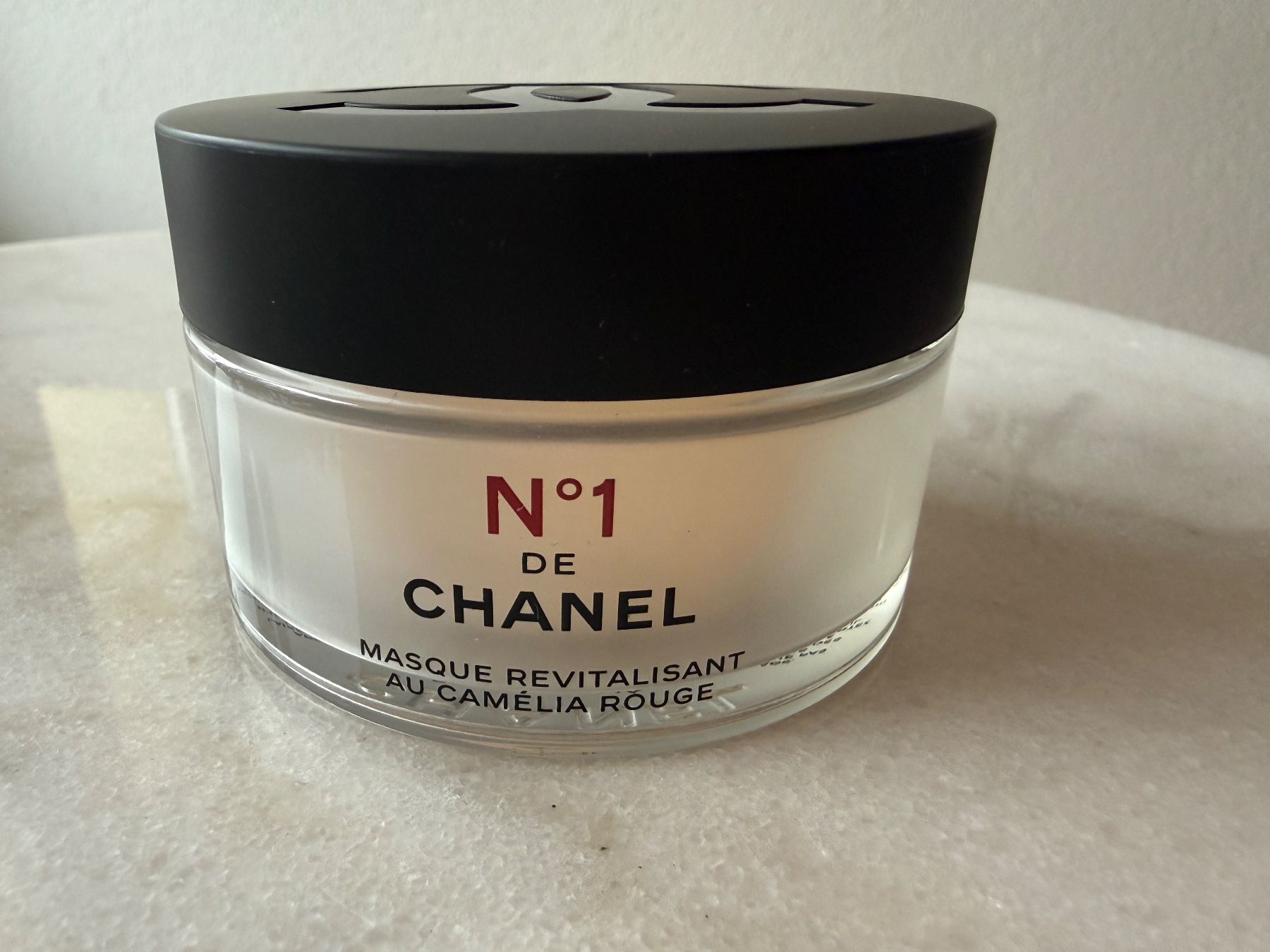Chanel Cura del viso: Chanel No 1 Maske 50 g – Usato da Zürich venduto da luxforless