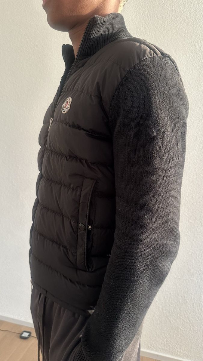 Moncler Giacche: Moncler Cardigan Schwarz – Usato da Kloten venduto da jahrellnicholai 4