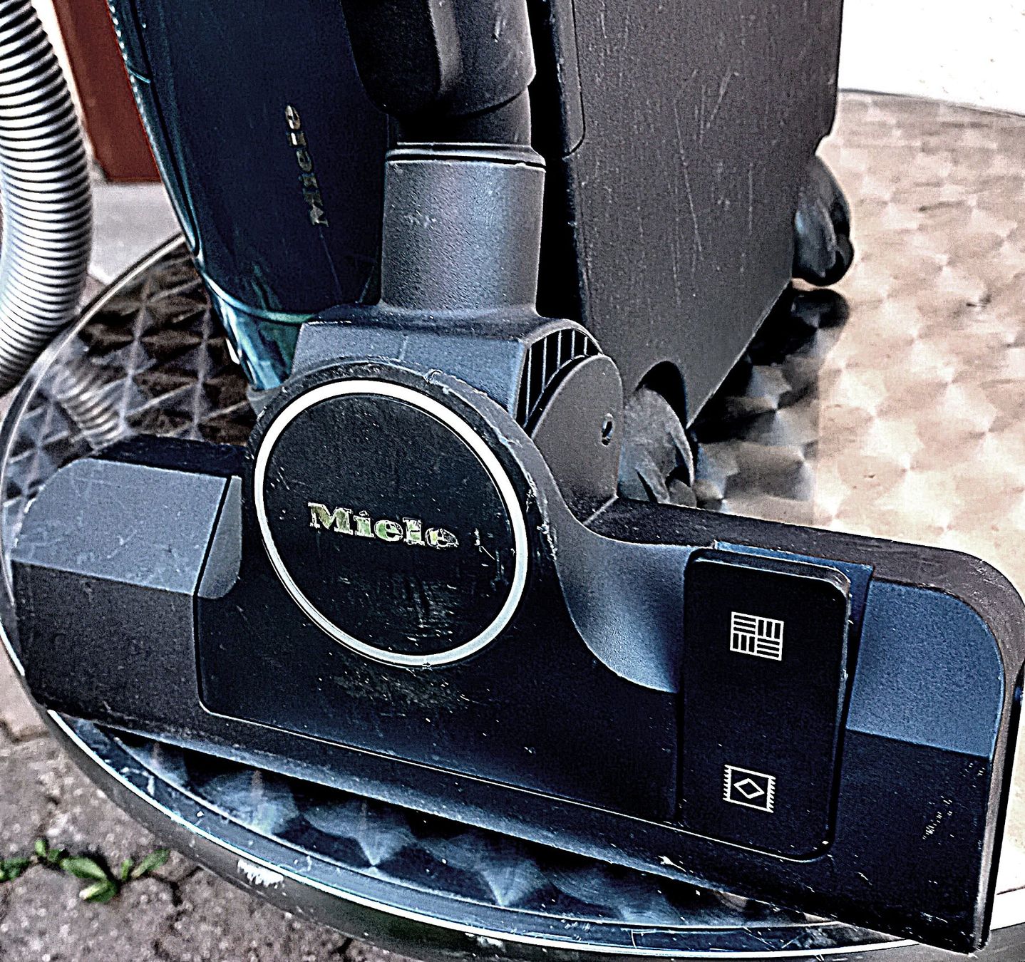 Miele Aspirapolveri & Accessori: Miele C3 Powerline Parquet 890 W – Usato da Baar venduto da 2cvbaar 5