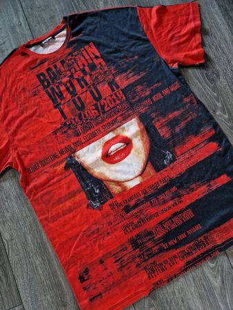 Balmain World Tour T-Shirt, Grösse L Top Zustand!