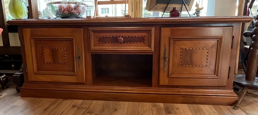 Commodes: Massives Sideboard Nussbaum Intarsien – D'occasion à Stetten AG par Brissago25