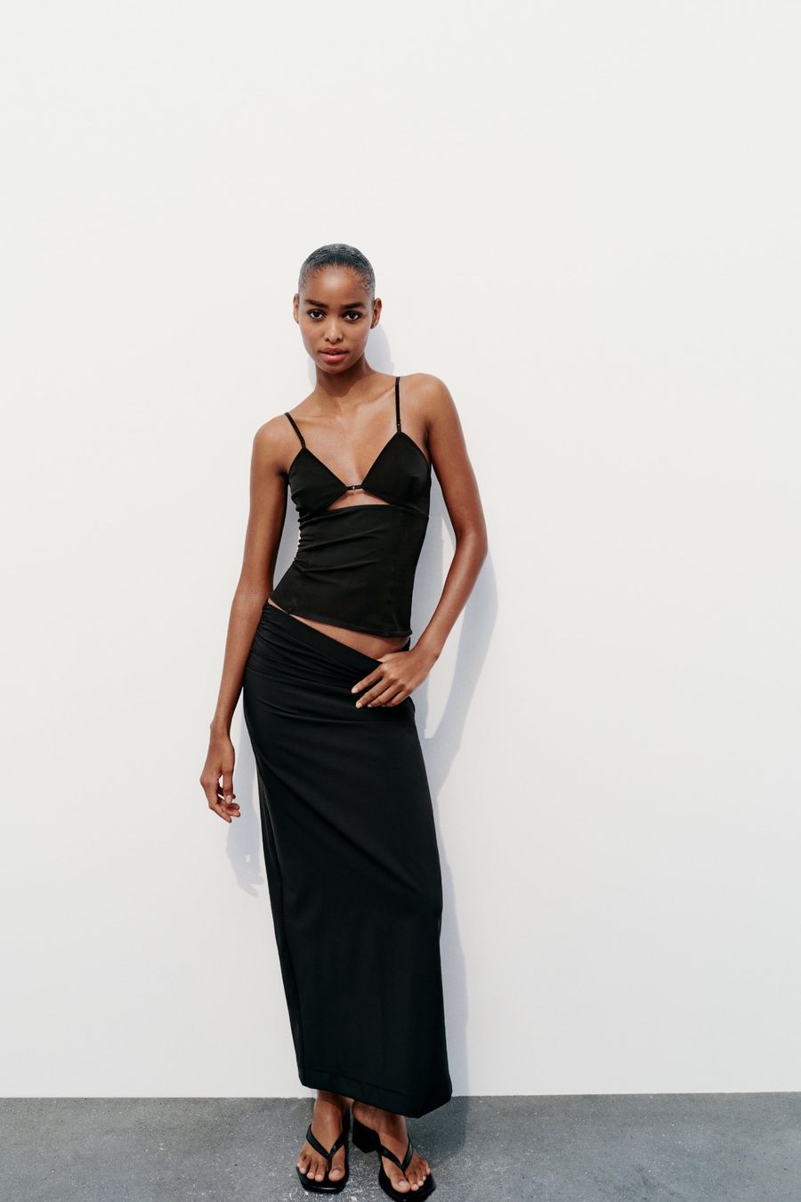 Zara Top: Zara Stretch-Oberteil mit Cut-Out schwarz S/36 – Usato da Zürich venduto da pwa_7qr5
