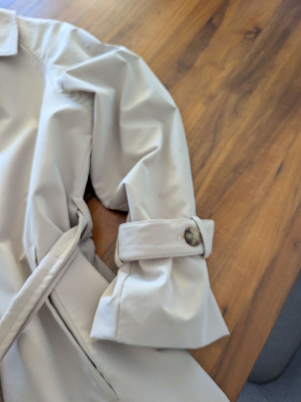 H&M Cappotti: Trenchcoat, Grösse M  – Nuovo (secondo la descrizione) da Lengnau AG venduto da Martinwh99 7
