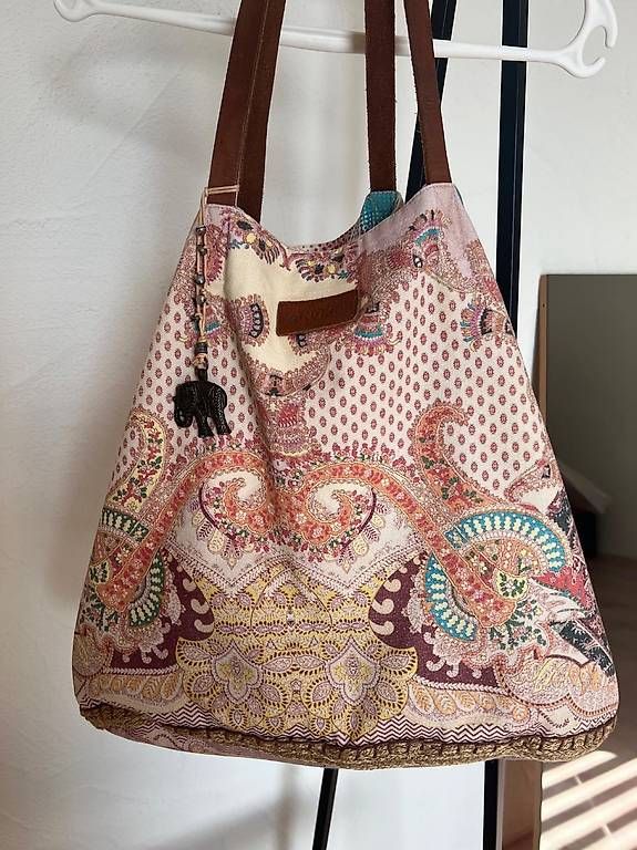 Taschen für Damen: Umhängetasche Stoff – Gebraucht aus Jona von Joshua_Pat 1