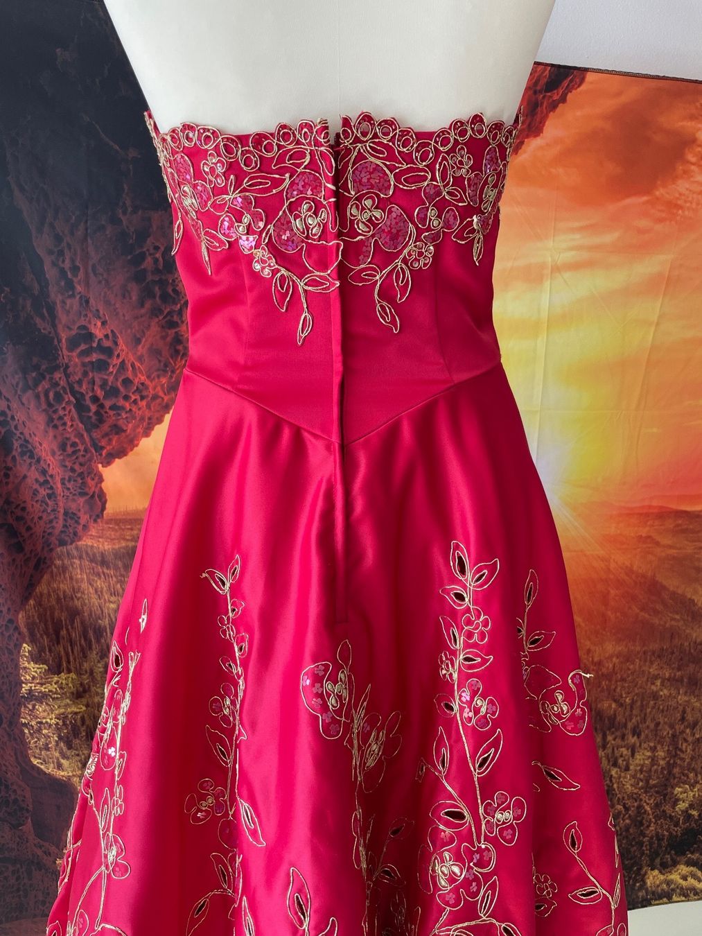 Robes: Ballkleid rot Schulterfrei Gr.36/38 – Neuf (Voir description) à Küssnacht am Rigi par Monimaus03 2