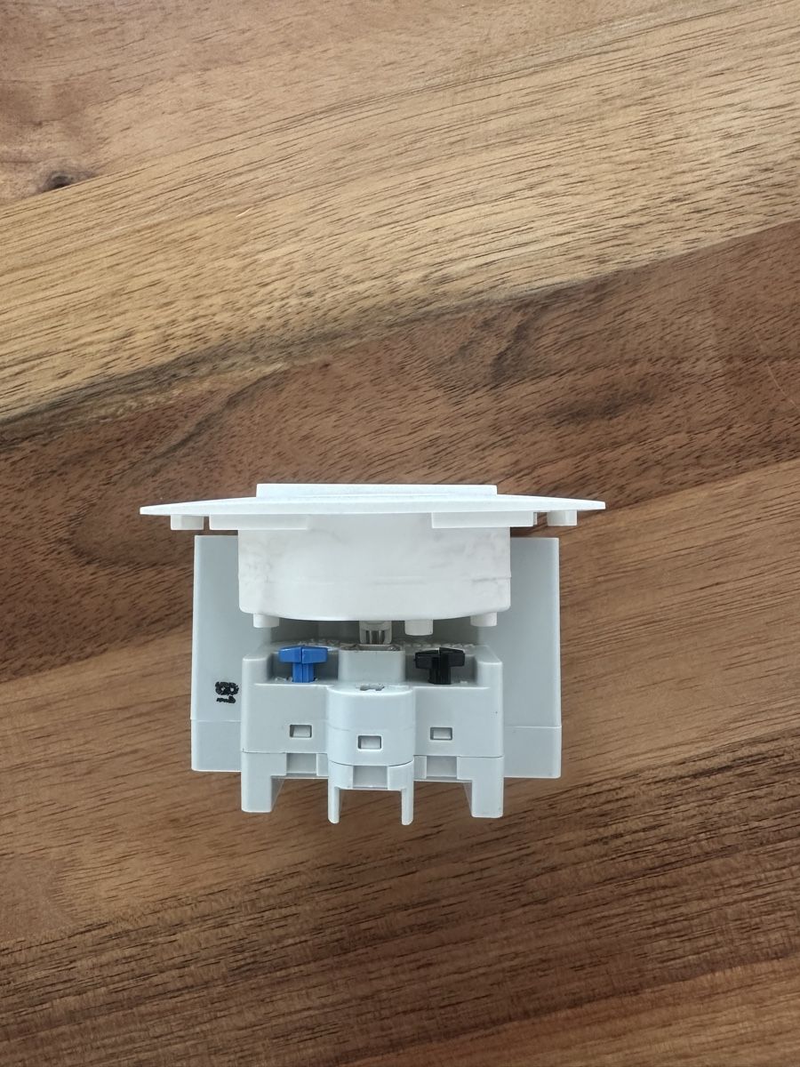 Fiches d'alim.: Steckdose mit 2 USB Anschlüssen – D'occasion à Schaffhausen par Steph8200 2