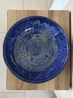 Handgedrehte Studio Keramik Schale, signiert, blau, Ø 27 cm