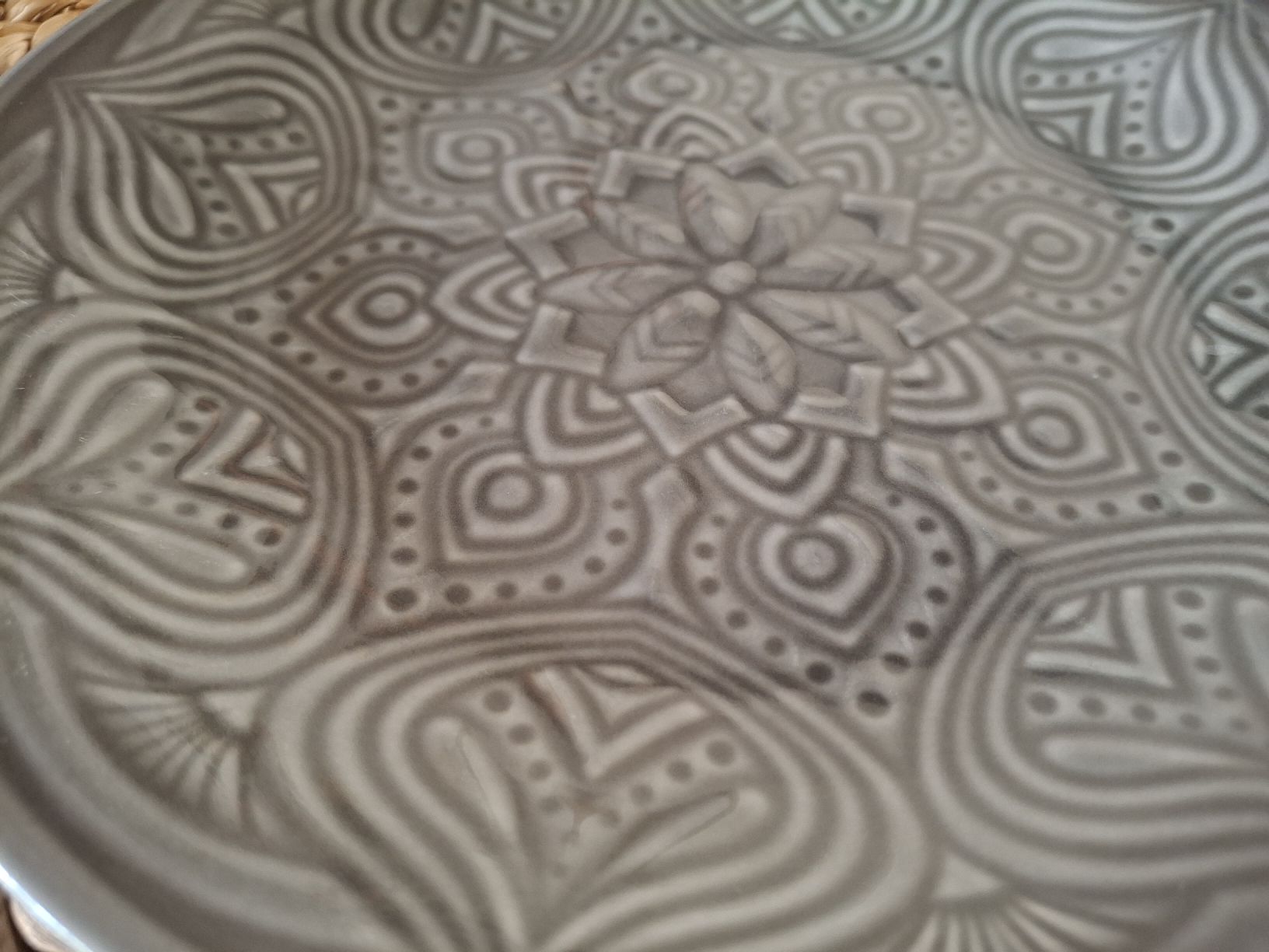 Teller: Dekorative Keramikteller Mandala-Muster grau Durchmesser 20  – Gebraucht aus Hüntwangen von kewpie123 1
