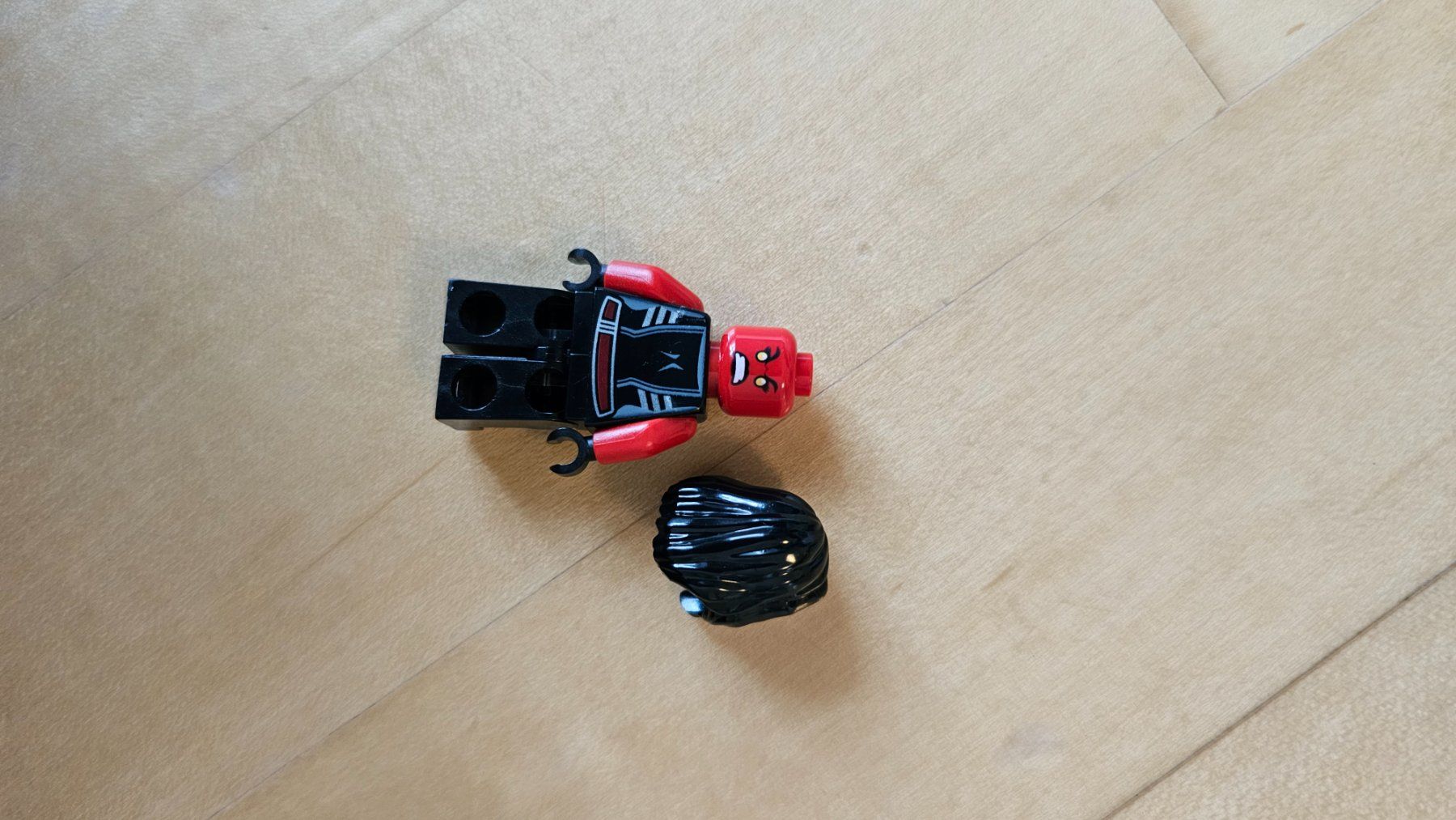 Lego Kit di costruzioni: Lego Marvel She Hulk red – Usato da Hinwil venduto da Manife 1