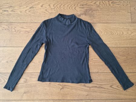 Langarmshirt hoher Kragen schwarz Grösse M guter Zustand