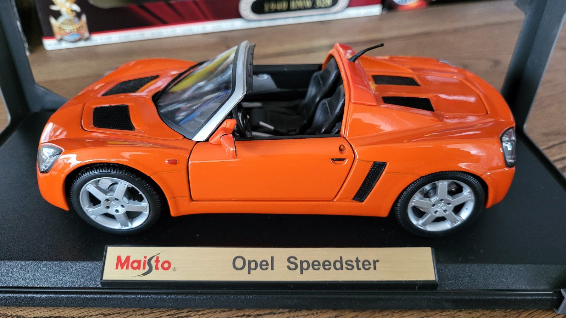 Maisto Modellautos: Opel Speedster 1:18 Maisto – Gebraucht aus Rothrist von Juana5