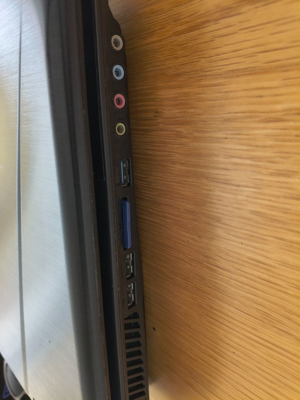 Medion Notebooks: Medion Erazer Gaming Laptop – Gebraucht aus Kägiswil von Pz711 7