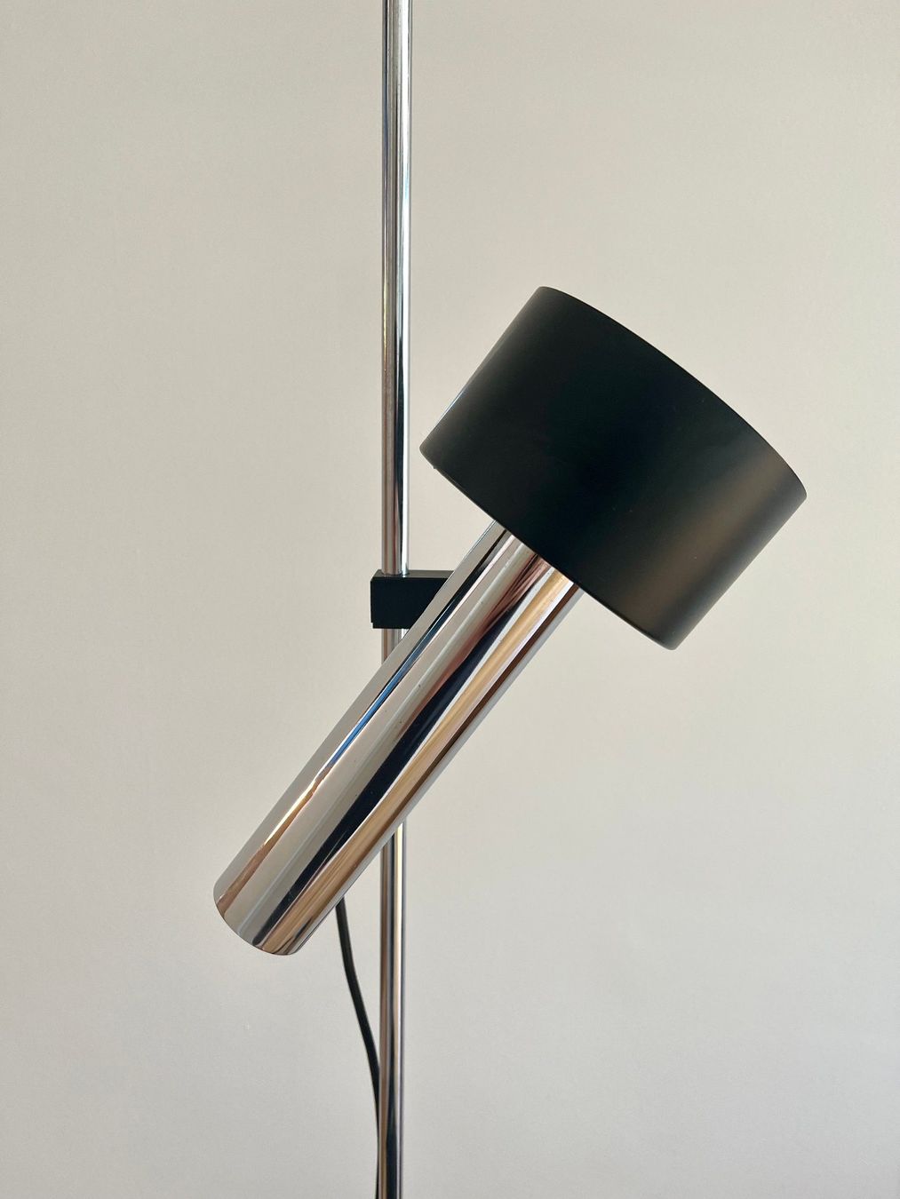Lampade: Stehleuchte Chrom, Mid Century – Usato da Zürich venduto da luarca12 4