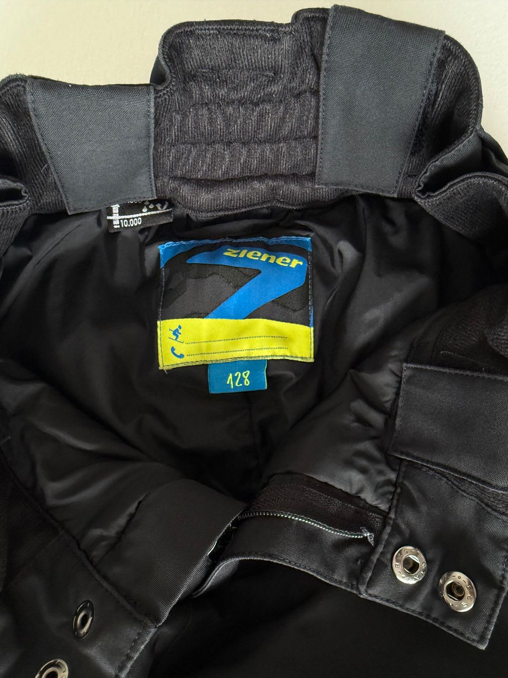 Ziener Pantaloni: Schwarze ZIENER Schneehose, Grösse 128 – Usato da Küsnacht ZH venduto da ch_schweiz 2