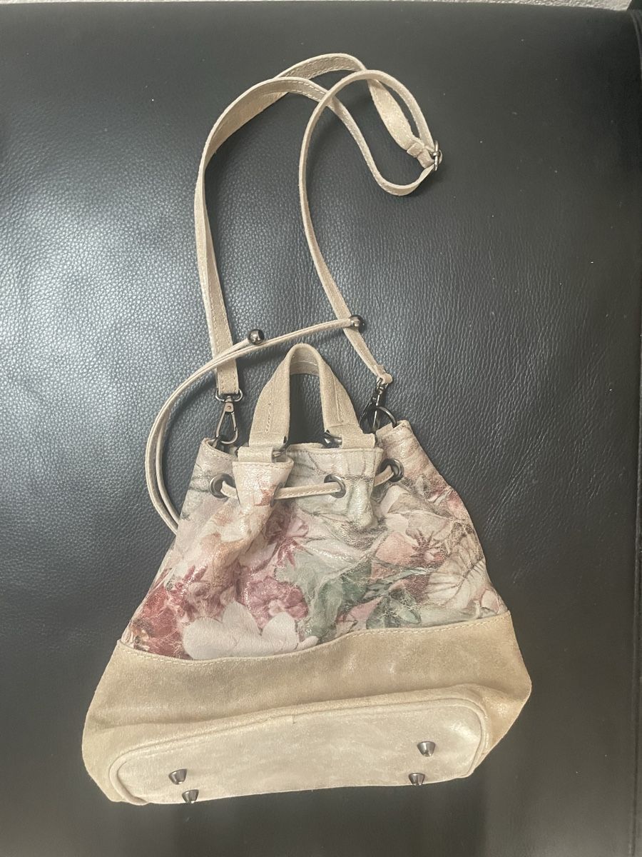 Sacs femmes: Damentasche Leder Blumenmuster – D'occasion à Meierskappel par Hala03 2