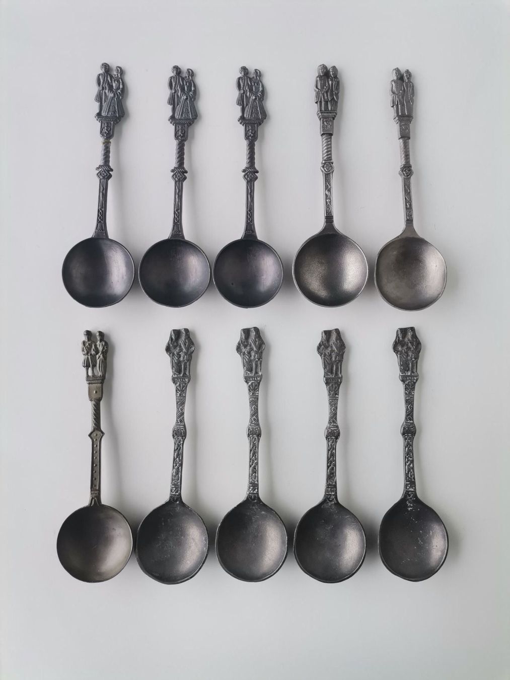 Löffel: Wunderschönes 10-tlg. Zinnlöffel Set – Gebraucht aus Dietikon von Branquinha1981