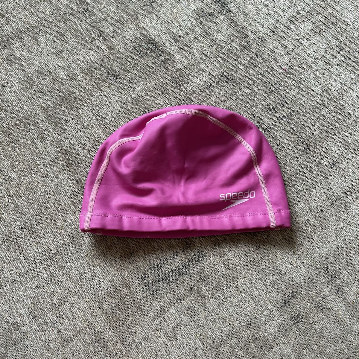 Speedo Copricapi, berretti & cappellini: Bonnet de bain Speedo rose, taille unique – Nuovo (secondo la descrizione) da St-George venduto da elena27
