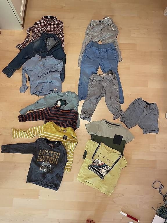 Kleiderpakete & -sets: Kleider Grösse 98 – Gebraucht aus Murten von ka_koen