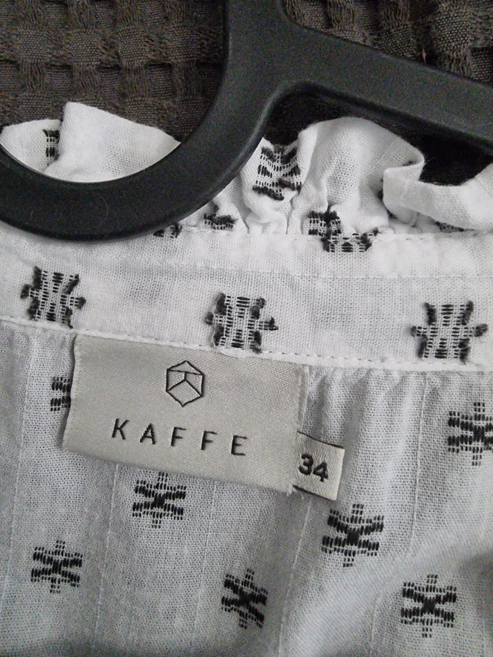 Camicette: Kaffe Bluse, weiss schwarz gemustert Grösse 34 – Usato da Uttwil venduto da frosch2711 2