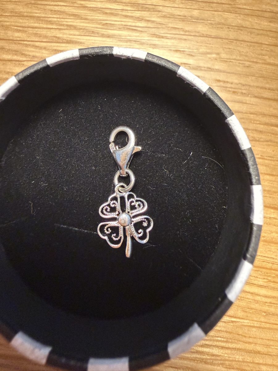 Pendentifs: Glücksbringer Kleeblatt Anhänger Silberschmuck – D'occasion à St. Gallen par lau_5ffy